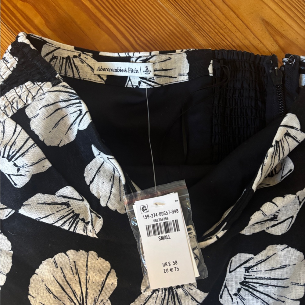 NWT Abercrombie & Fitch Women's
The A&F Scarlett Strapless Linen-Blend Skort - Picture 3 of 4